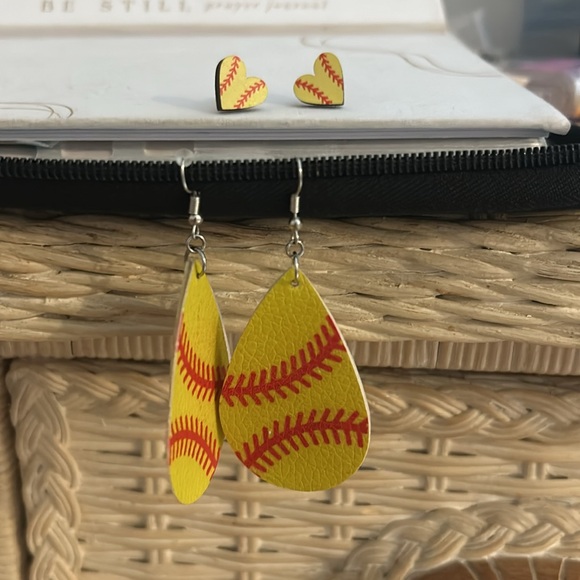 Softball earring bundle - Picture 7 of 9